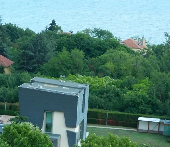 Апартаменты Happy Vacation 2 *